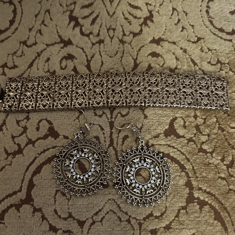 Sarah Coventry vintage bracelet with matching earrings